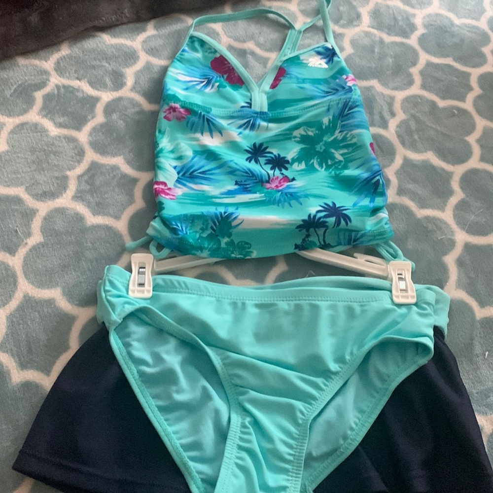 Kids size 8 3 piece bathing suit- brand new never worn